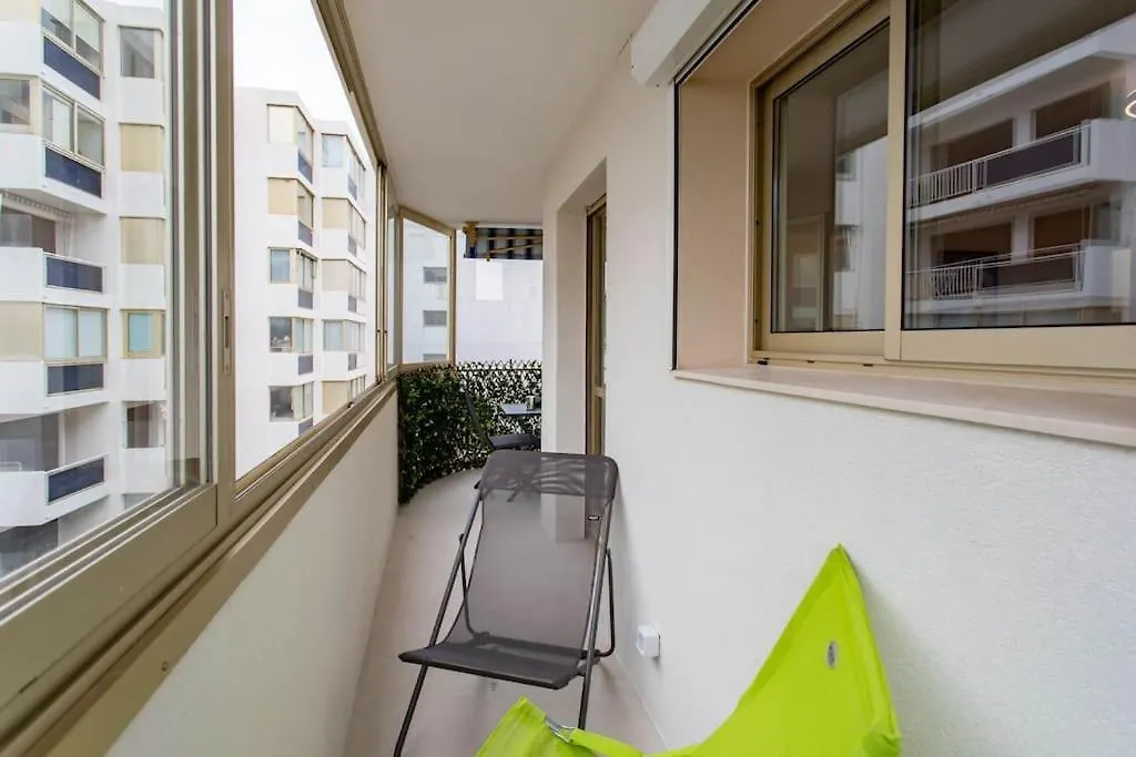 Studio Lumineux Avec Apercu Mer Pointe Croisette Cannes 0*,  France