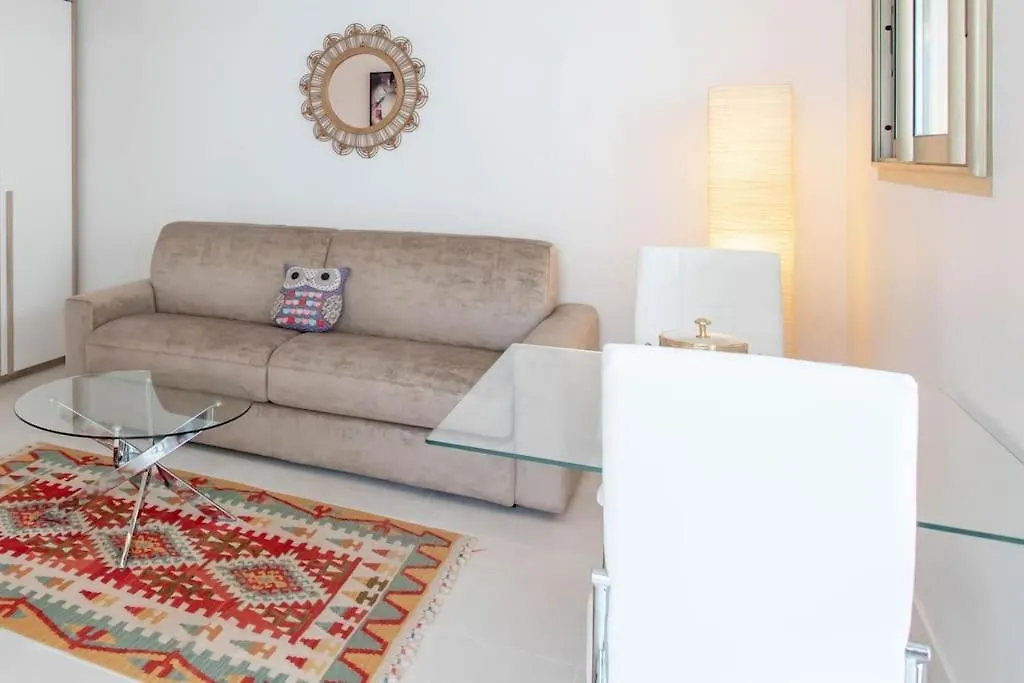 Studio Lumineux Avec Apercu Mer Pointe Croisette Cannes Apartment