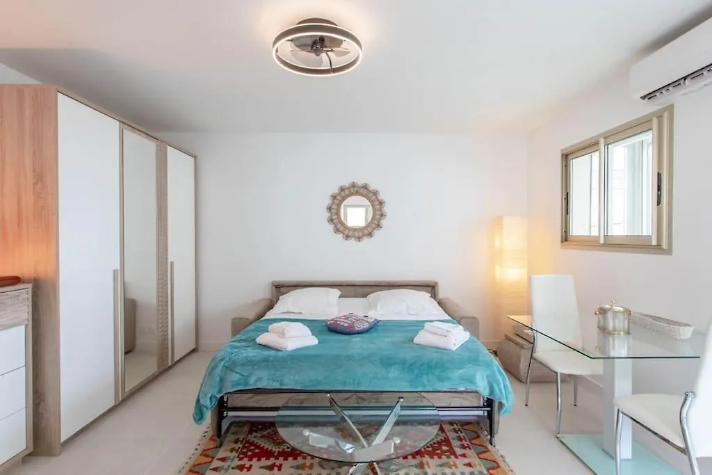 Apartment Studio Lumineux Avec Apercu Mer Pointe Croisette Cannes France