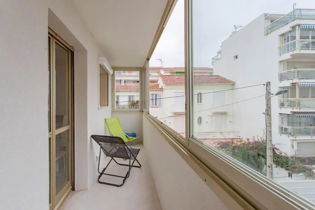 Apartment Studio Lumineux Avec Apercu Mer Pointe Croisette Cannes